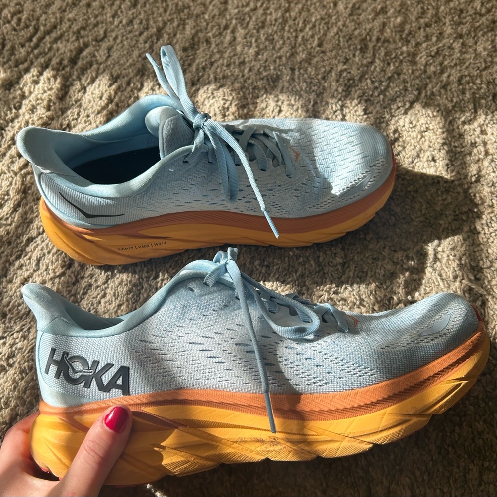 HOKA CLIFTON BARELY WORN